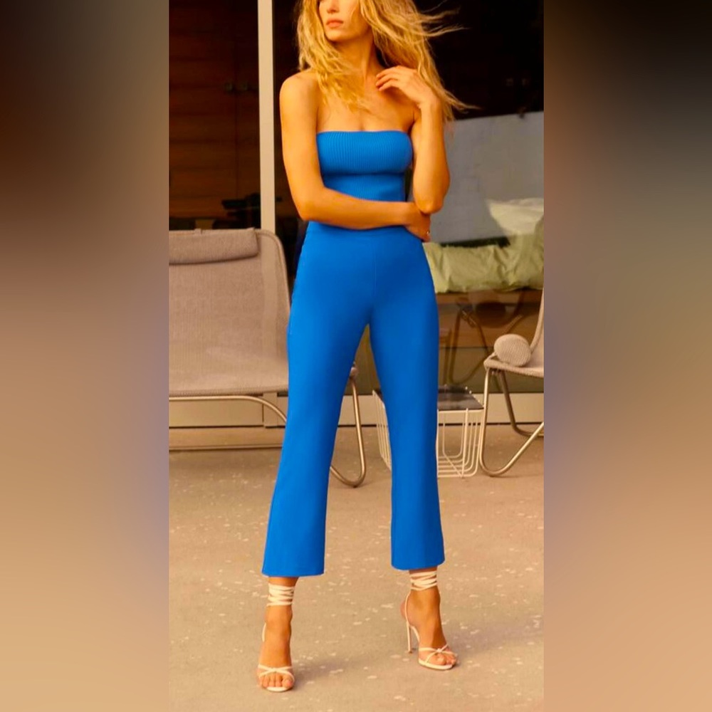 Cute Dynamite flared + cropped pants